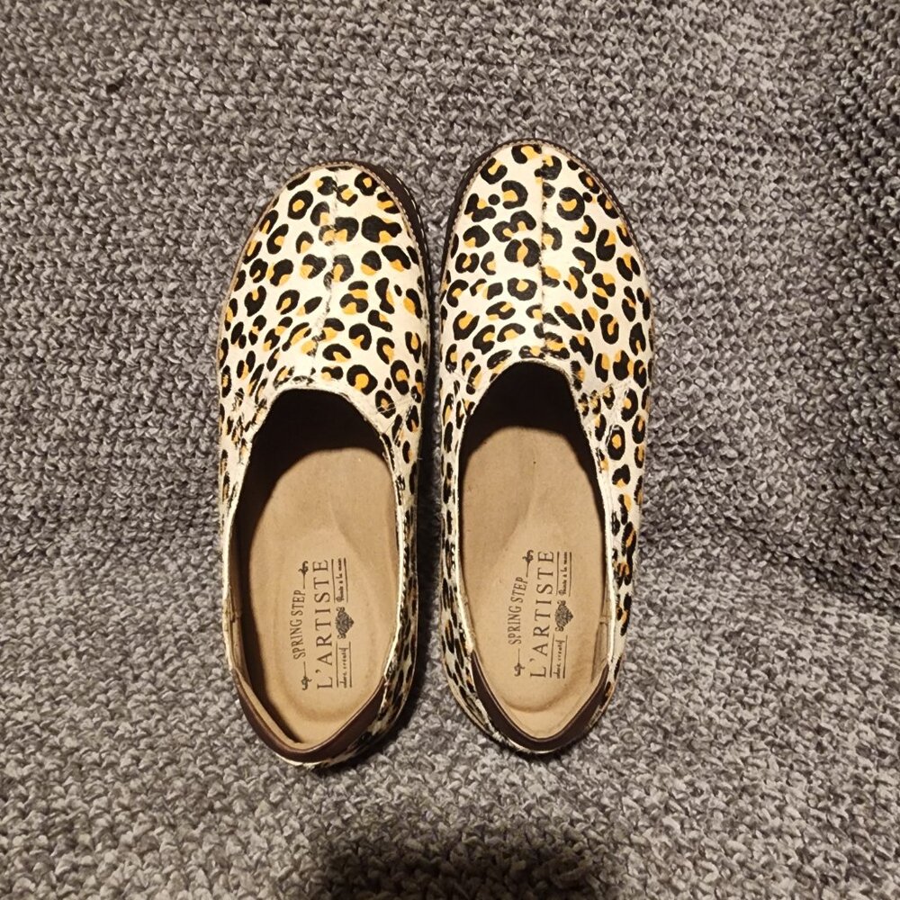 L'artiste By Spring Step Leopard Print Slip-On Lo… - image 2